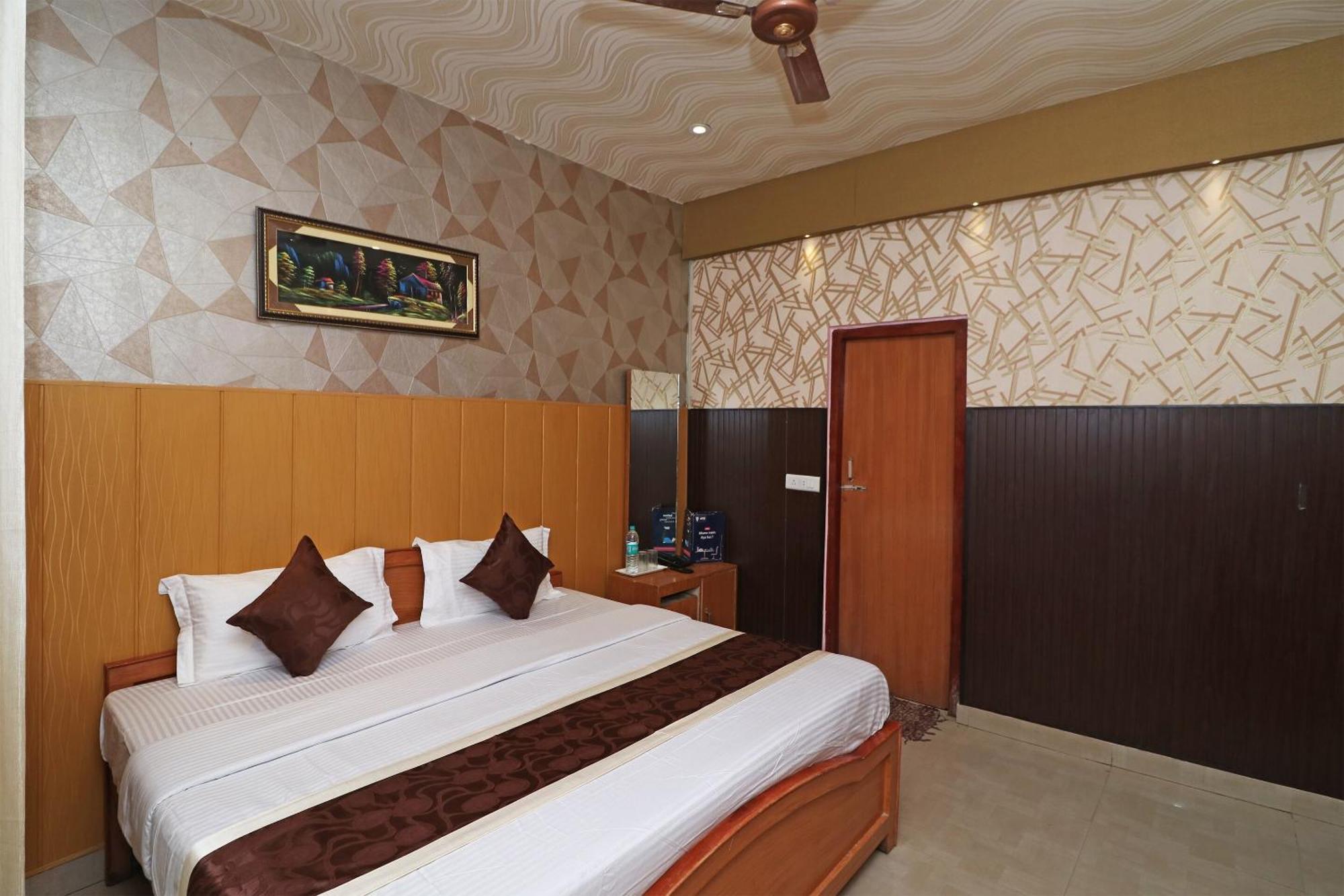 Oyo Yb Continental Hotel Lucknow