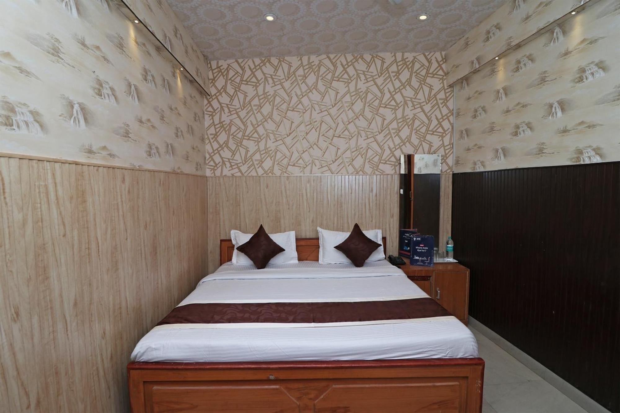Oyo Yb Continental 3* Lucknow