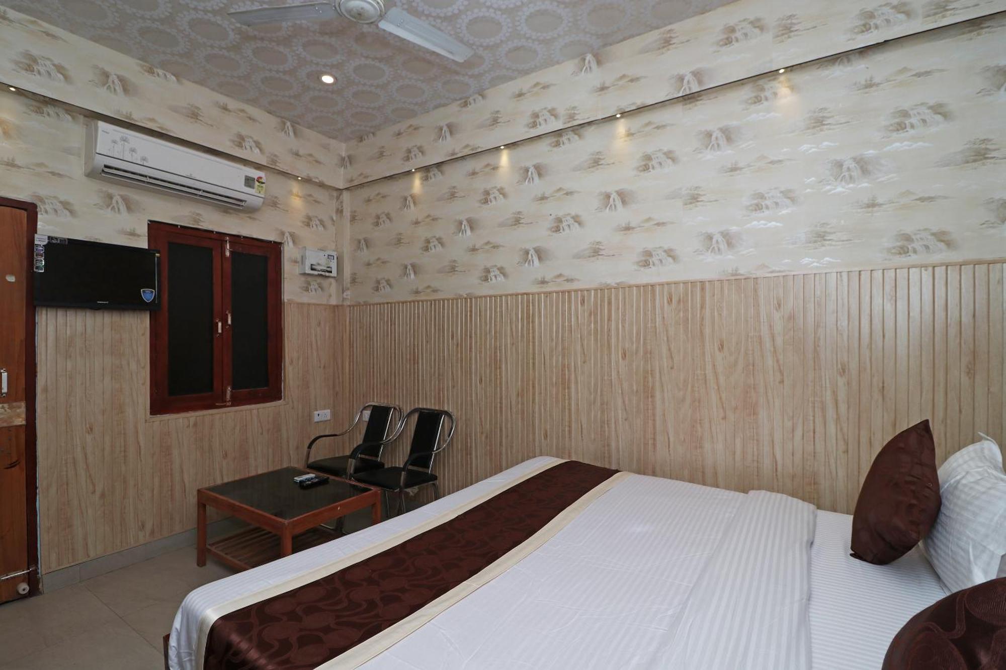 Oyo Yb Continental Lucknow