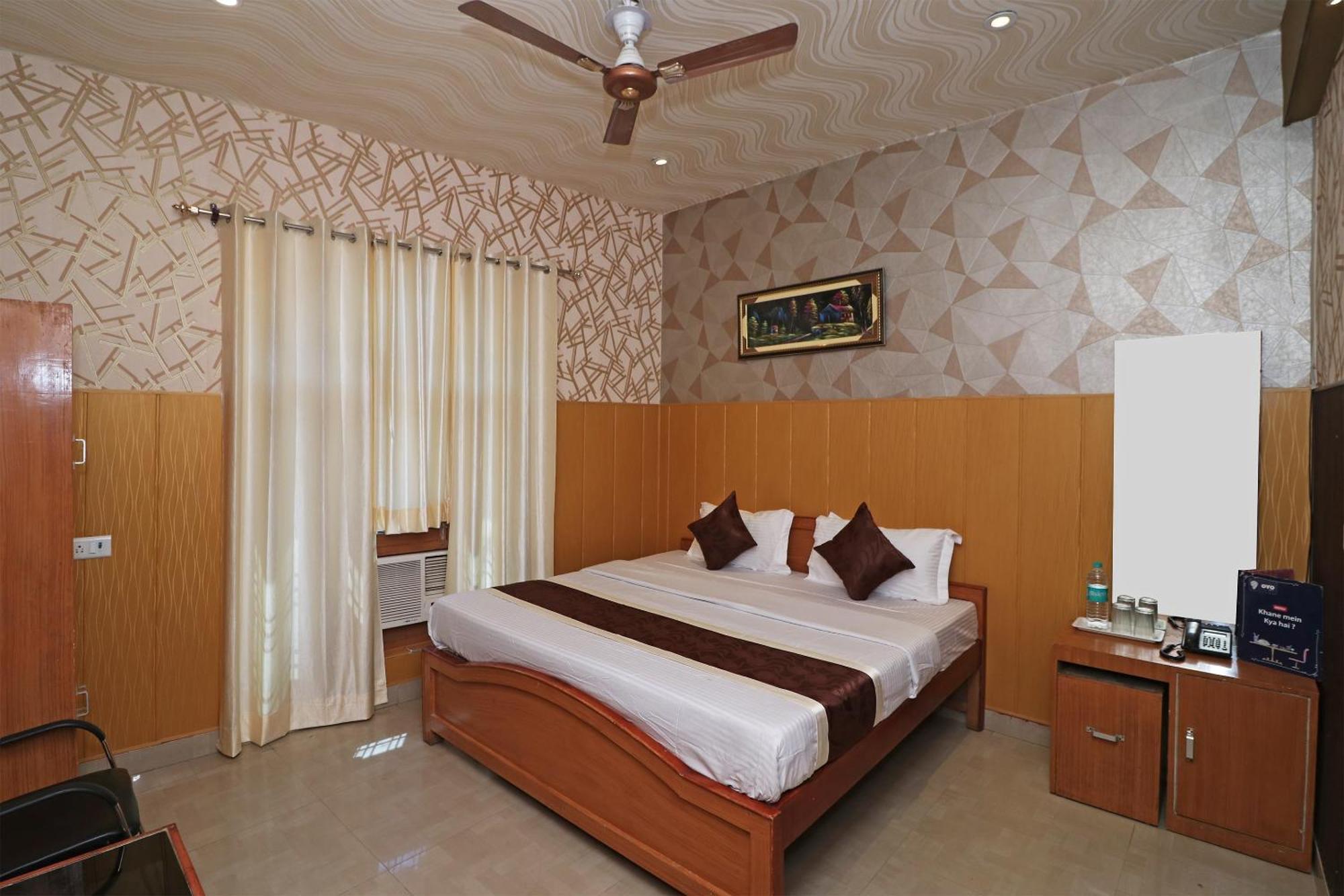 Hotel Oyo Yb Continental Lucknow