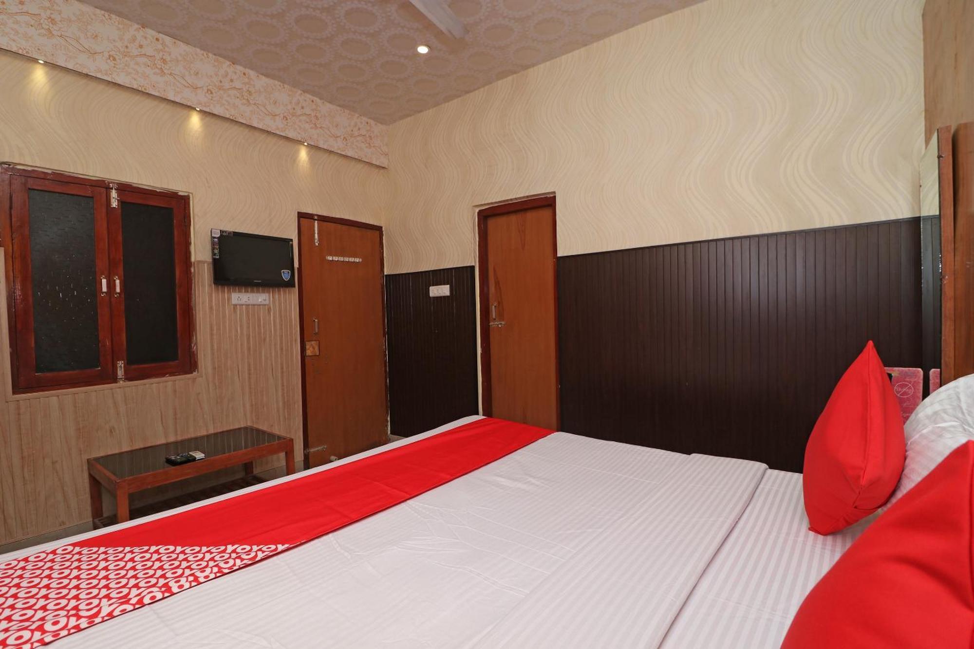 Hotel Oyo Yb Continental 3*