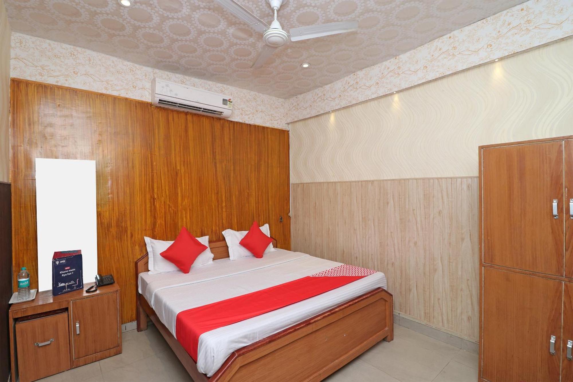 Oyo Yb Continental 3* Lucknow