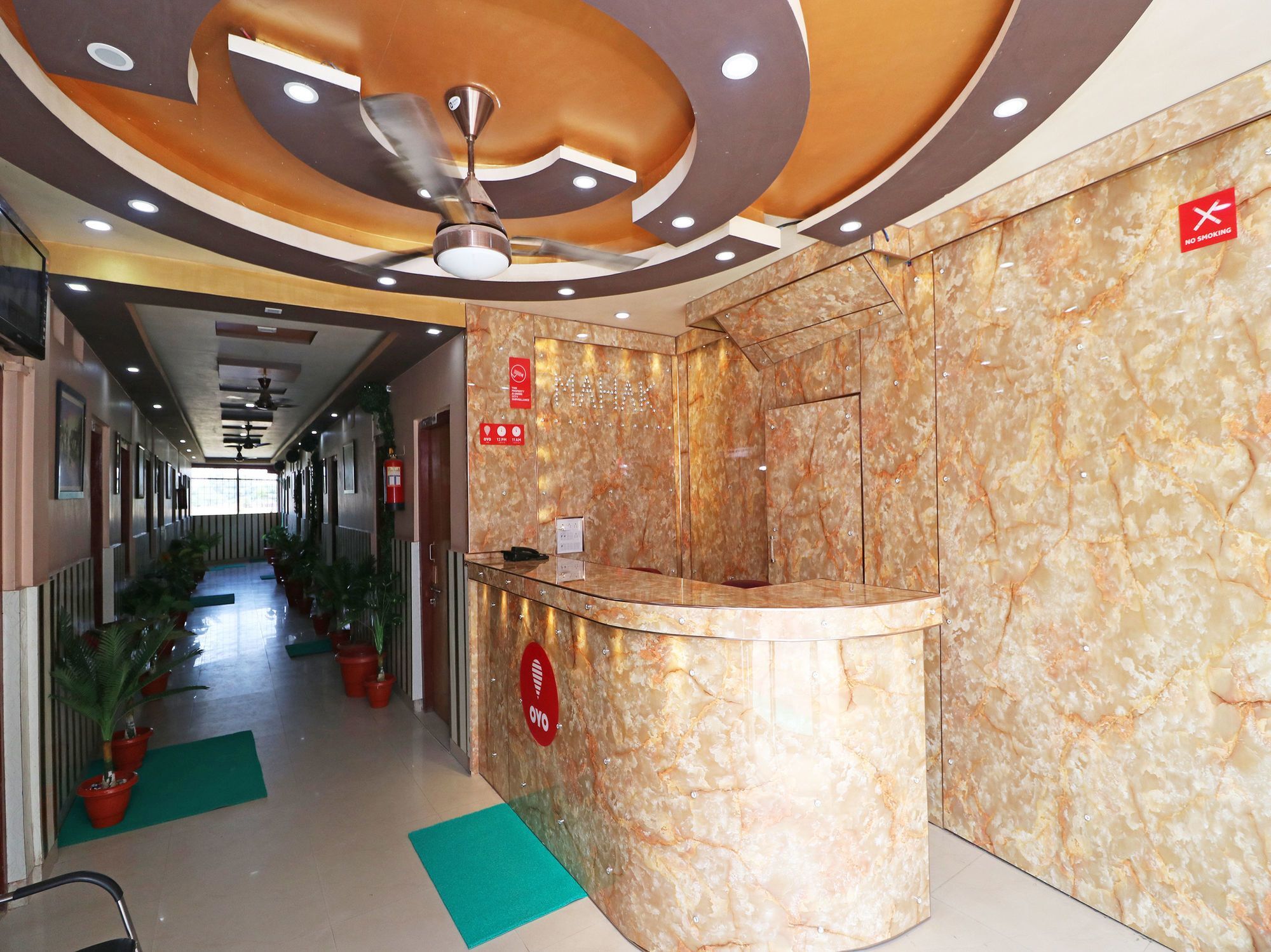 Oyo Yb Continental Hotel Lucknow